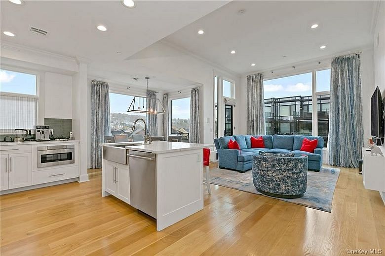 45 Hudson View Way Way #400