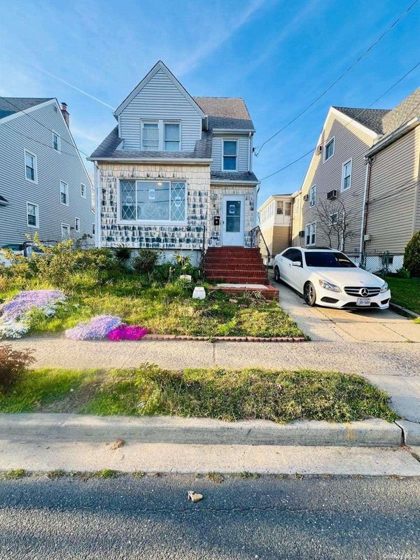 Image 1 of 12 for 45 Munro Boulevard in Long Island, Valley Stream, NY, 11581