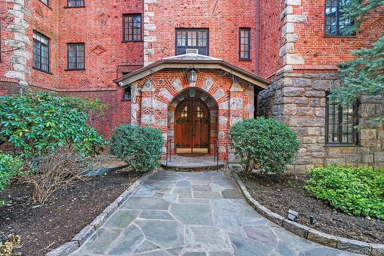 45 Pondfield Road W #5F