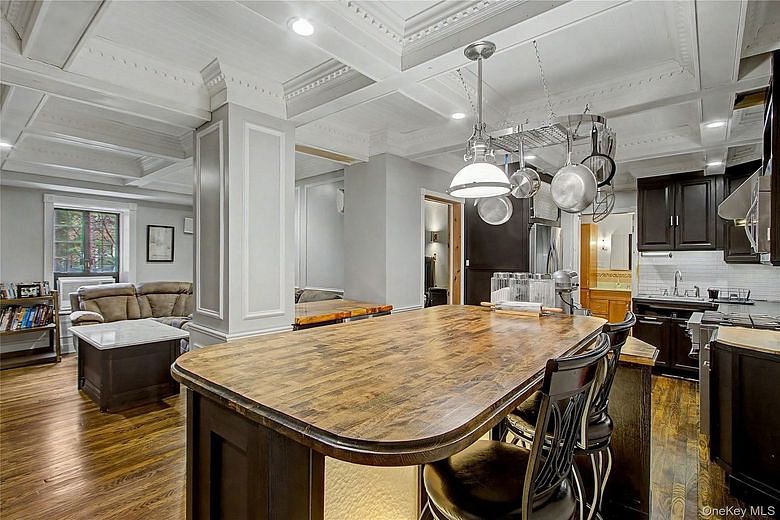45 Pondfield Road W #LL2