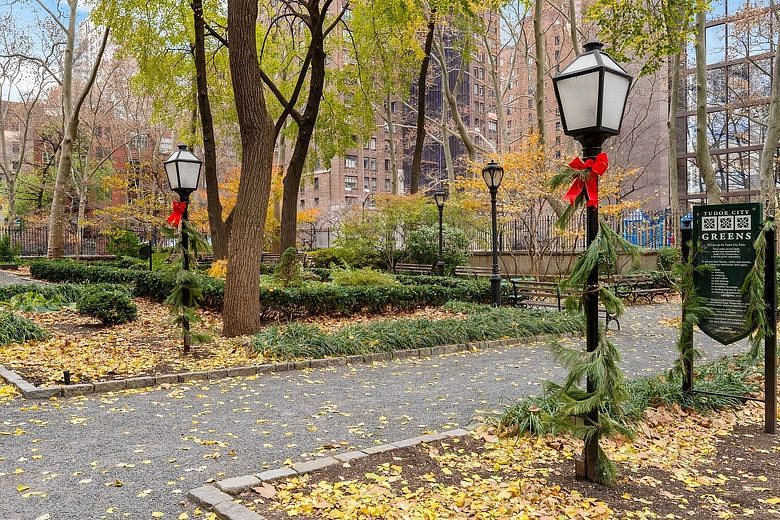 45 Tudor City Place #1515