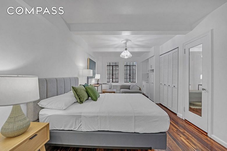 45 Tudor City Place #1902