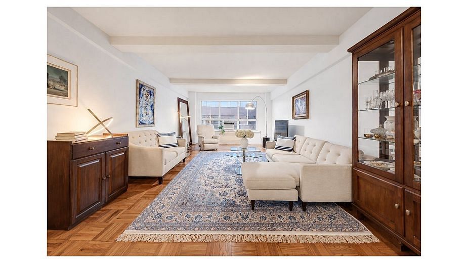 45 West 54th Street #9E