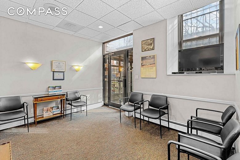 450 Clinton Street #1P