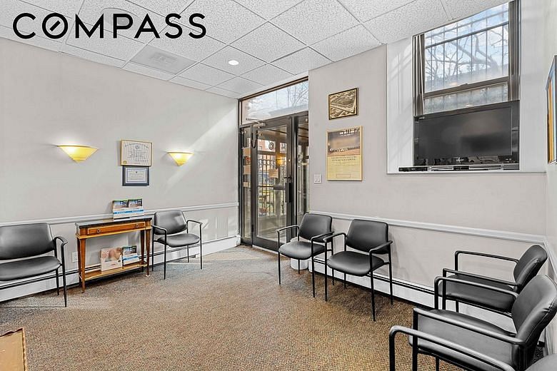 450 Clinton Street #1P