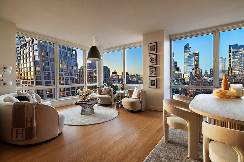 450 West 17th Street #2208