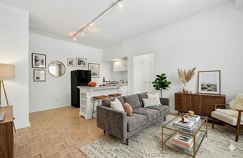 4501 Broadway #1C