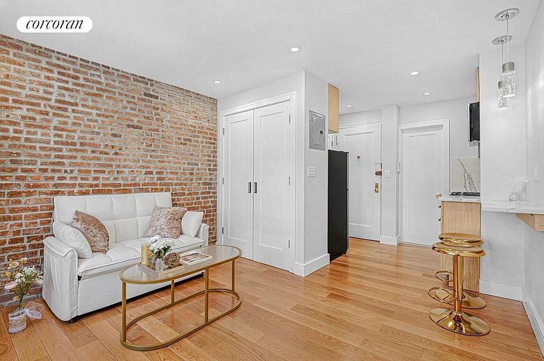 451 West 22nd Street #3R