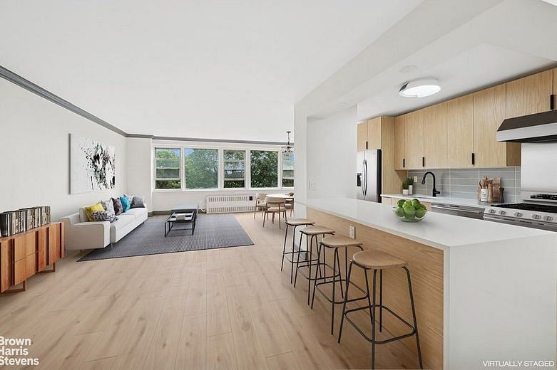 4525 Henry Hudson Parkway West #B607