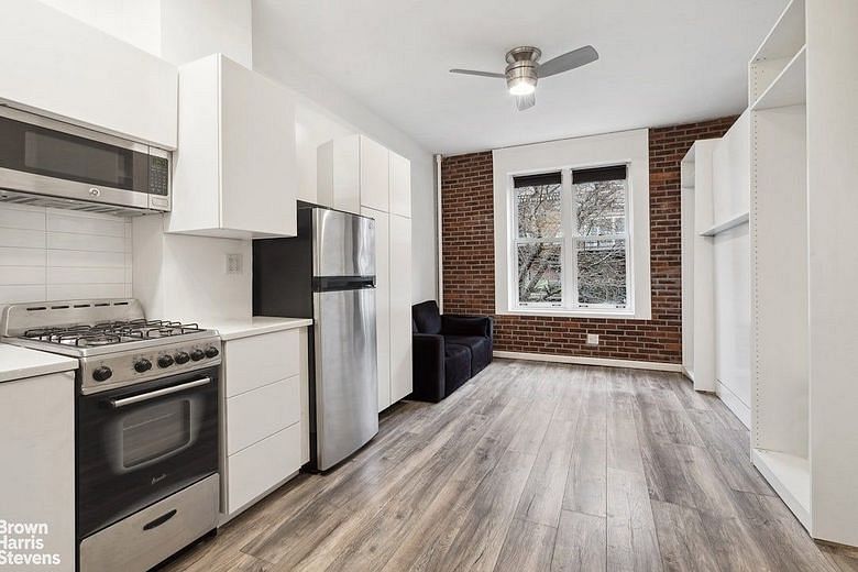 453 West 22nd Street #2R