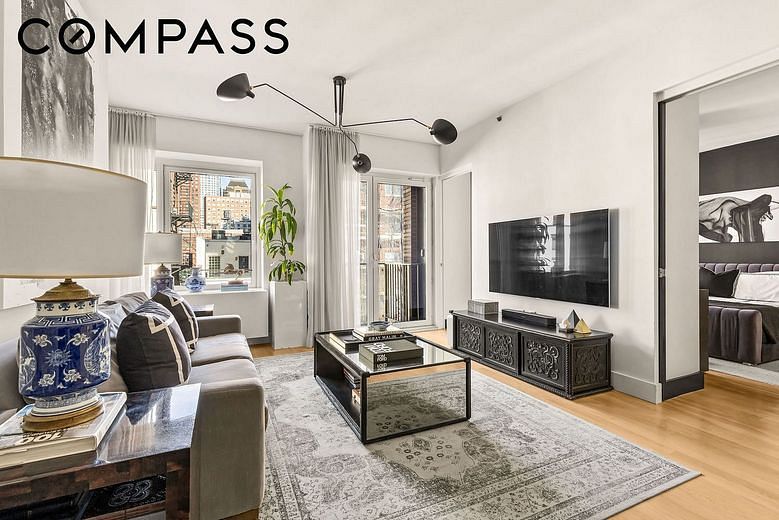 454 West 54th Street #5G
