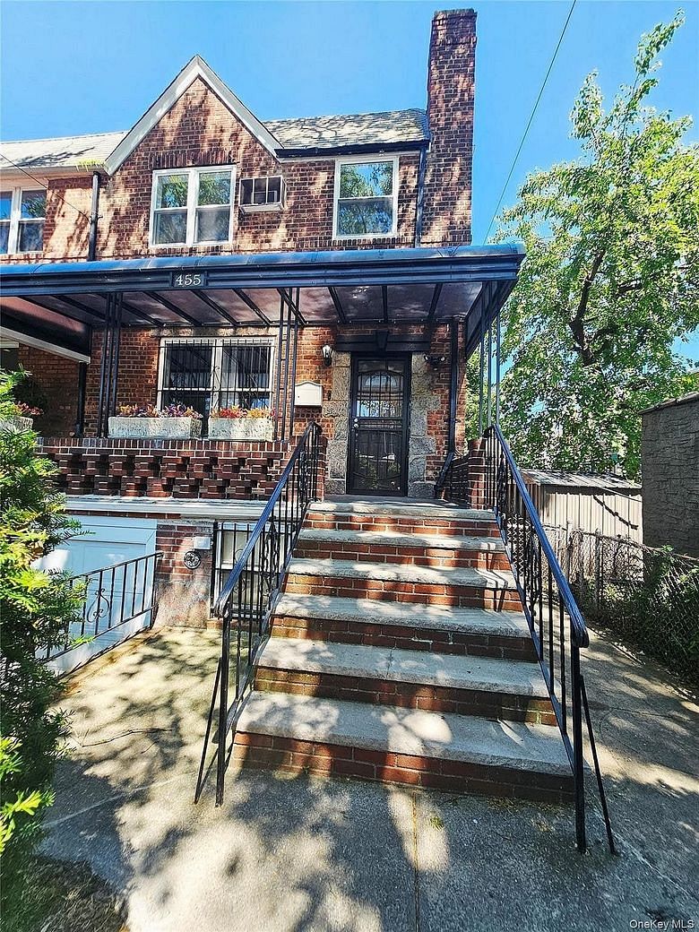 455 E 43rd Street