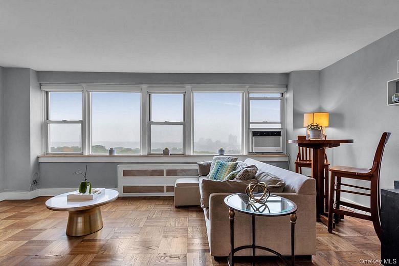 4555 Henry Hudson Parkway #1208