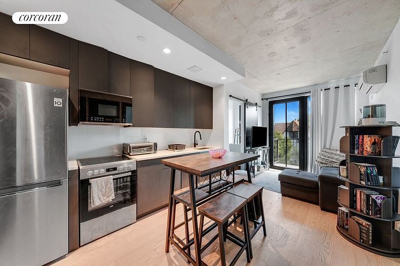 458 East 25th Street #304