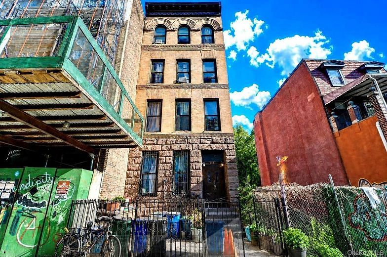 458 Halsey Street