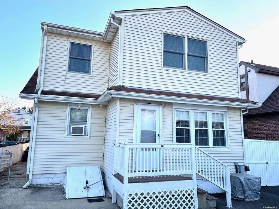 Image 1 of 22 for 95 E Maple St in Long Island, Valley Stream, NY, 11580