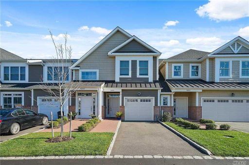 Image 1 of 34 for 52102 Beech Tree Lane in Long Island, Plainview, NY, 11803
