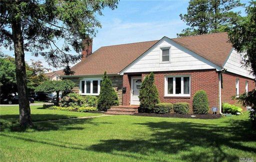 Image 1 of 20 for 52 Walter Avenue in Long Island, Hicksville, NY, 11801