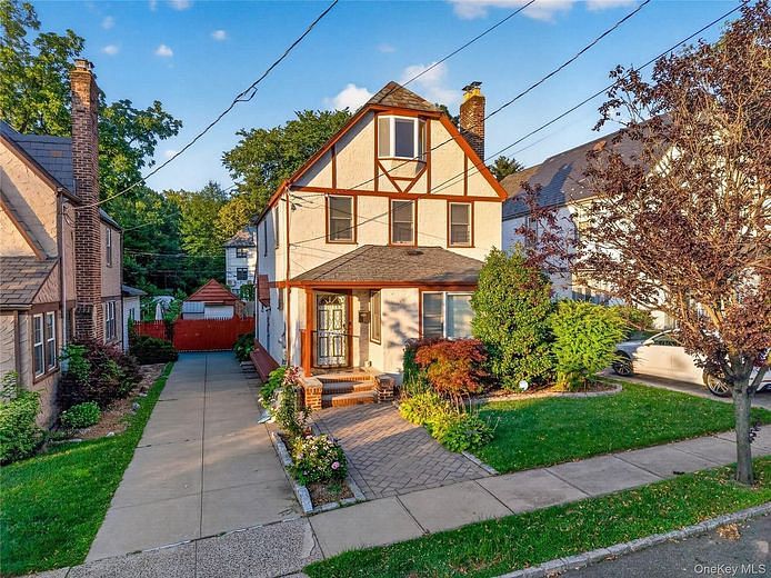 46-19 Iris Lane