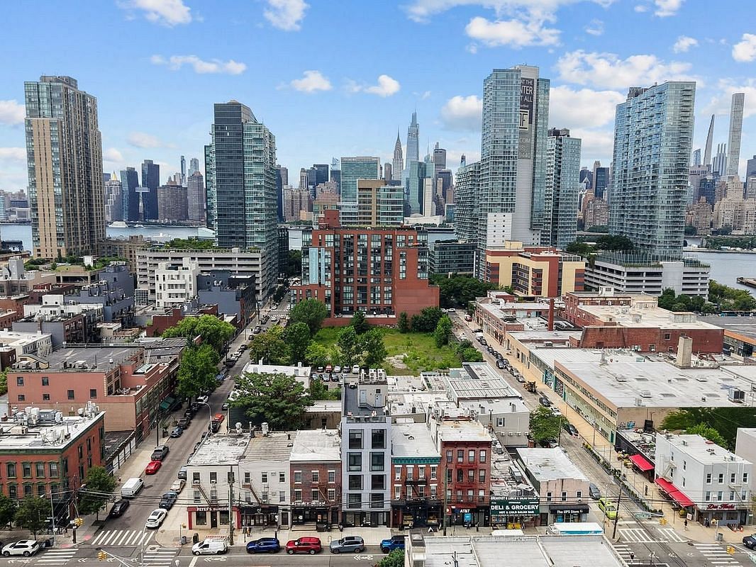 Image 1 of 37 for 46-40 Vernon Boulevard #2A in Queens, NY, 11101