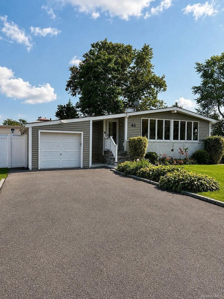 46 Beecher Avenue