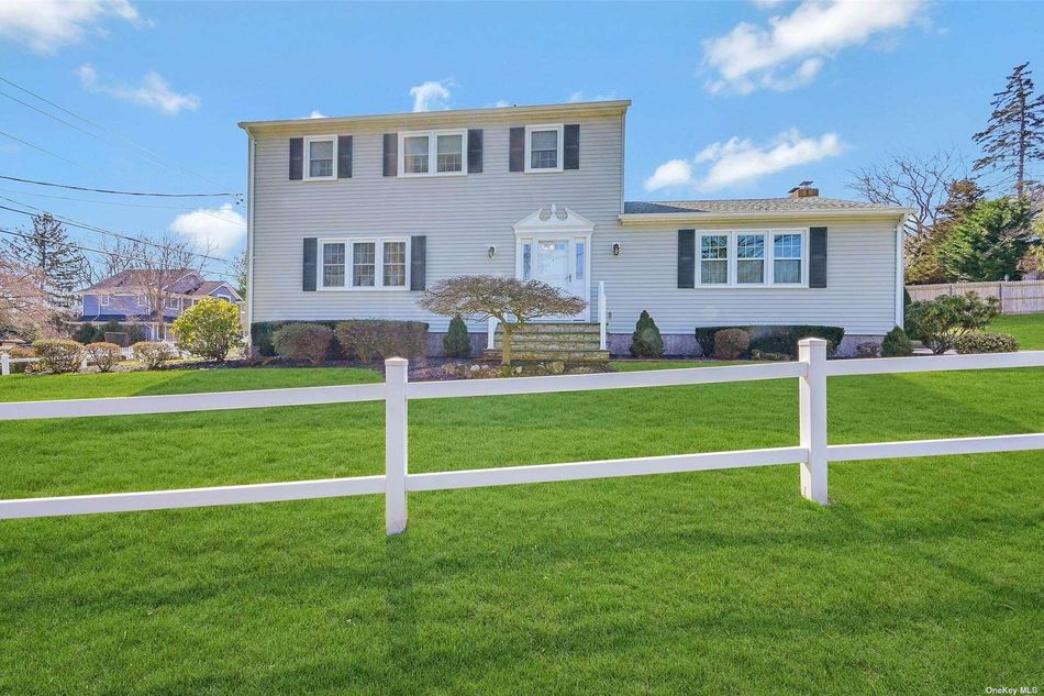 Image 1 of 32 for 46 Westfield Drive in Long Island, Centerport, NY, 11721