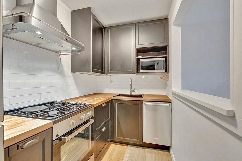 460 Old Town Road Rd #25L Upper