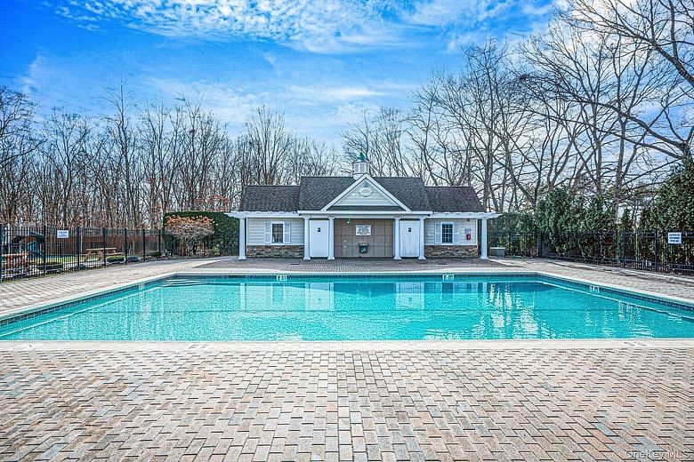 460 Old Town Road Rd #APT 5-M