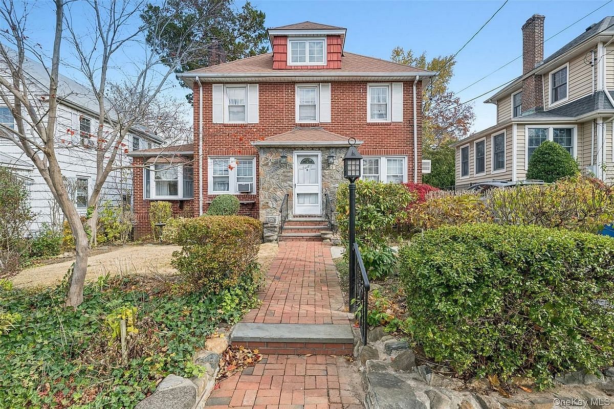 Image 1 of 10 for 4607 Concord Avenue in Long Island, North Hempstead, NY, 11020