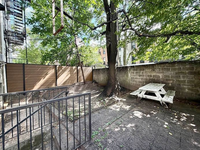 462 6th Street #1C