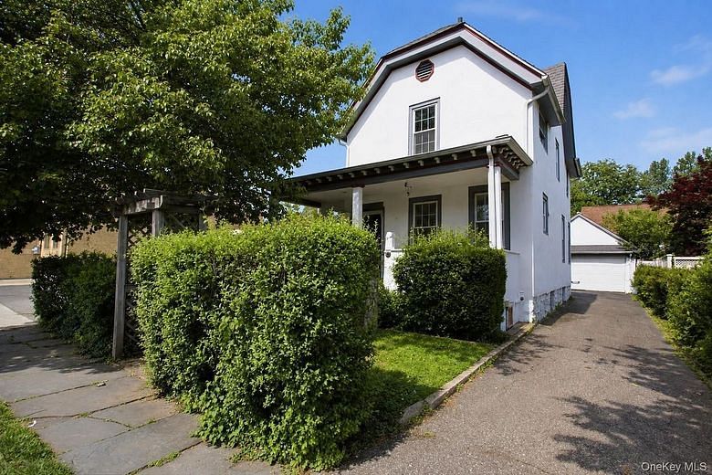 463 Beach Avenue