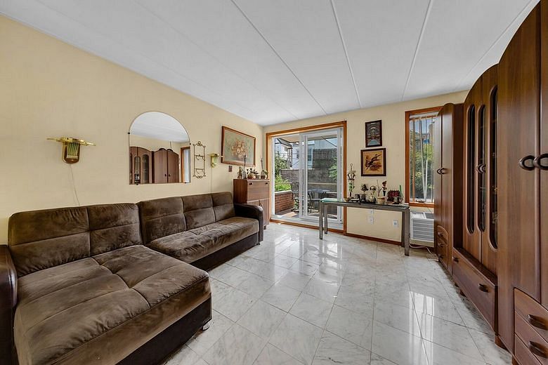 464 67th Street #2A