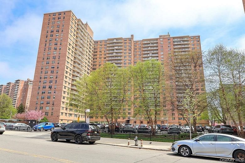 464 Neptune Avenue #23F