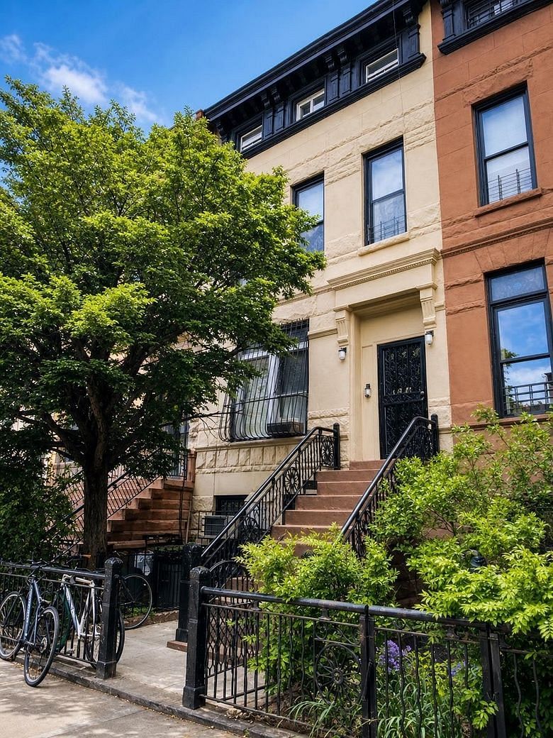 464 Quincy Street