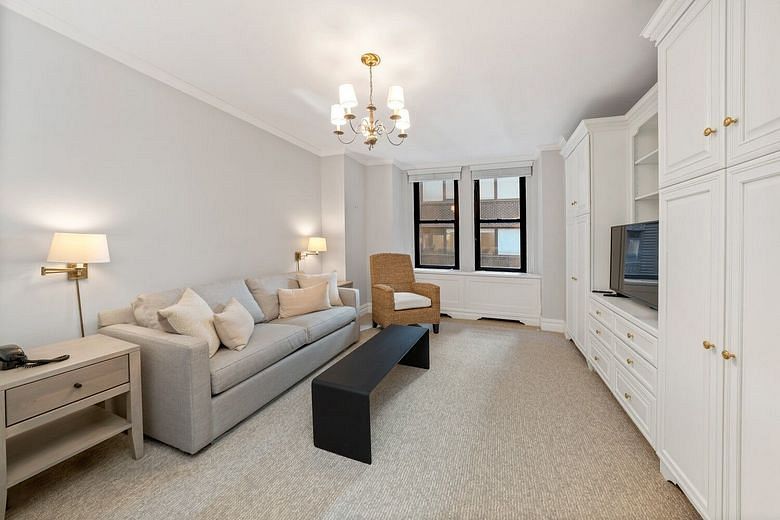 465 Park Avenue #412