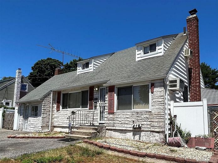 465 Saint Johns Street