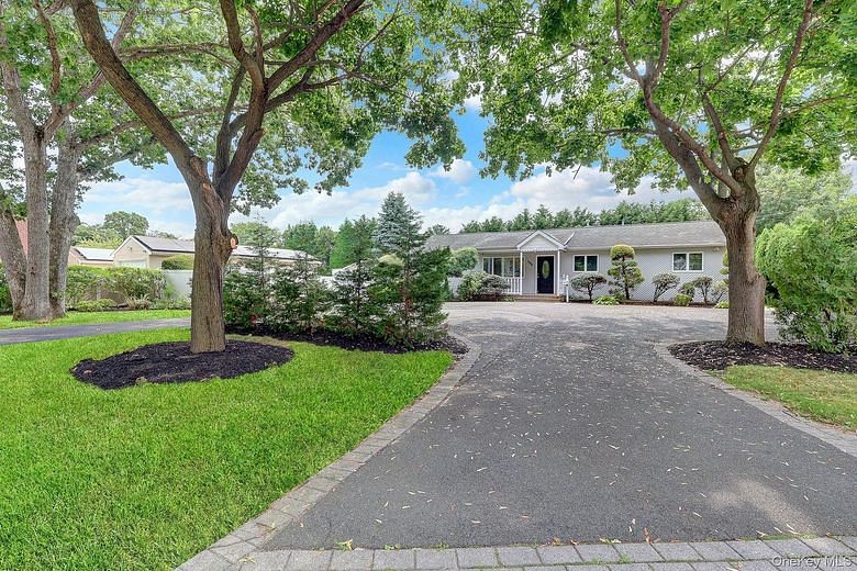 466 W 4th Street