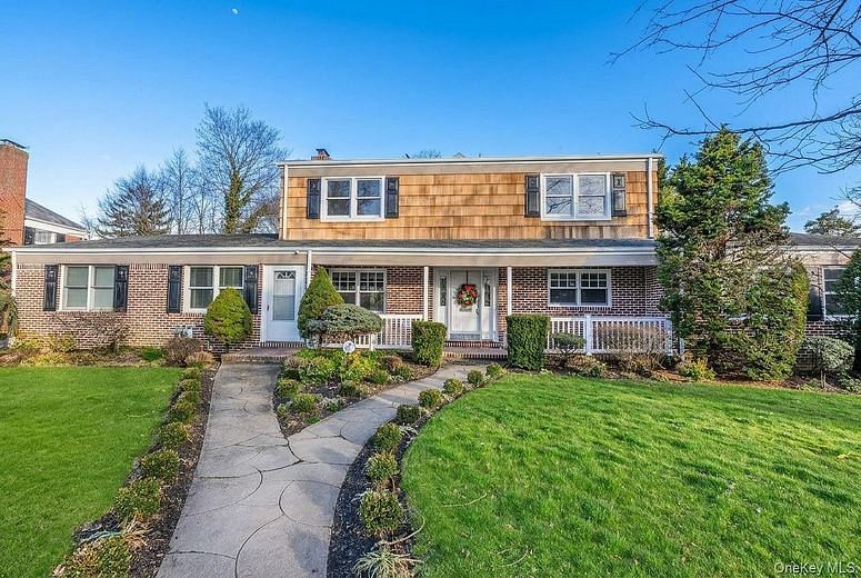 467 Hempstead Avenue