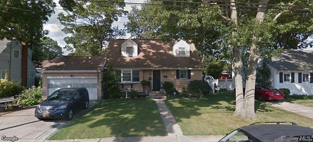 Image 1 of 10 for 468 N. Greene Ave in Long Island, Babylon, NY, 11757