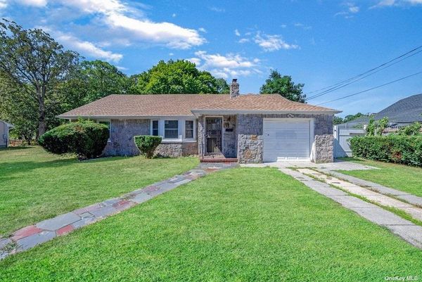 Image 1 of 11 for 62 N 17th Street in Long Island, Wheatley Heights, NY, 11798