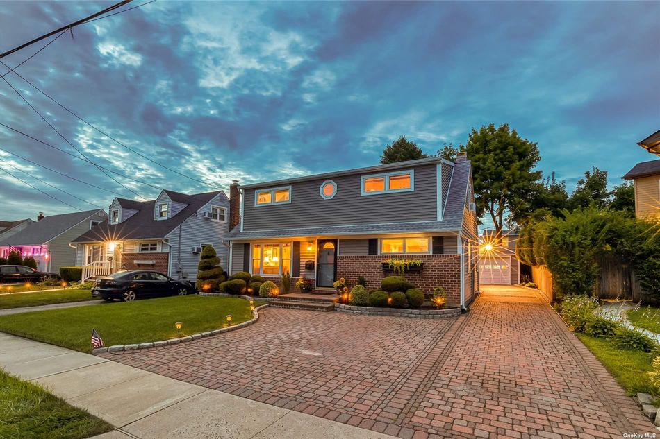 Image 1 of 27 for 117 Campbell Avenue in Long Island, Oceanside, NY, 11572
