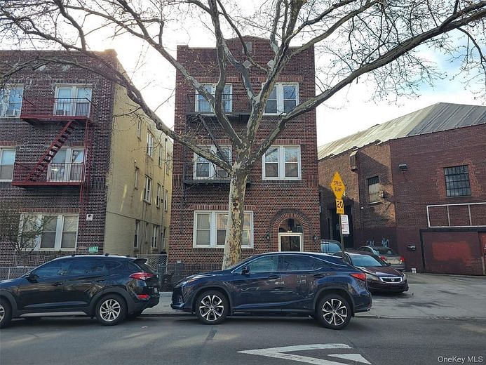 47-44 43 Street