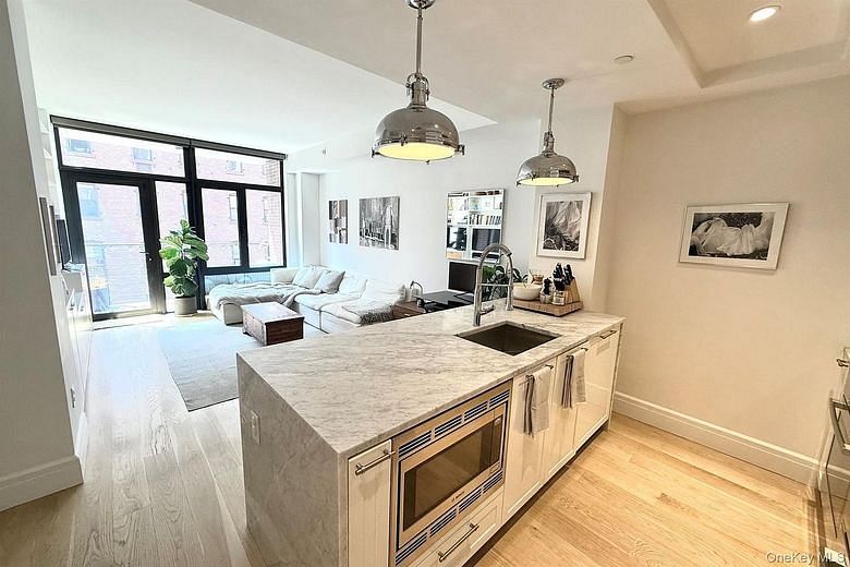 47 Bridge Street #4A