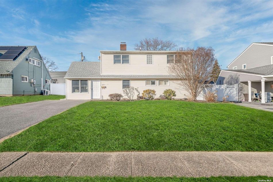 Image 1 of 24 for 47 Dock Lane in Long Island, Wantagh, NY, 11793