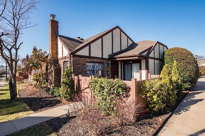 47 Greenmeadow Court