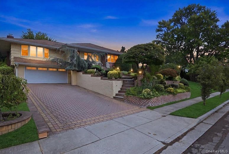 47 Royal Way