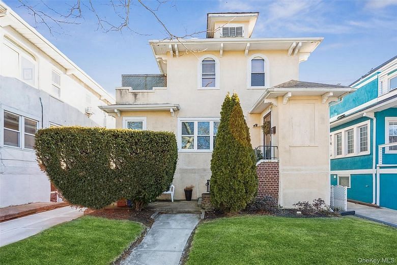 470 Lafayette Boulevard