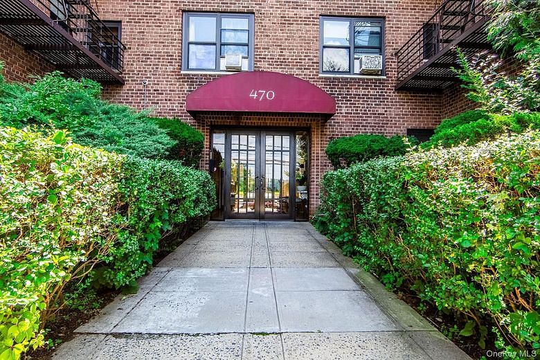 470 N Broadway #B23
