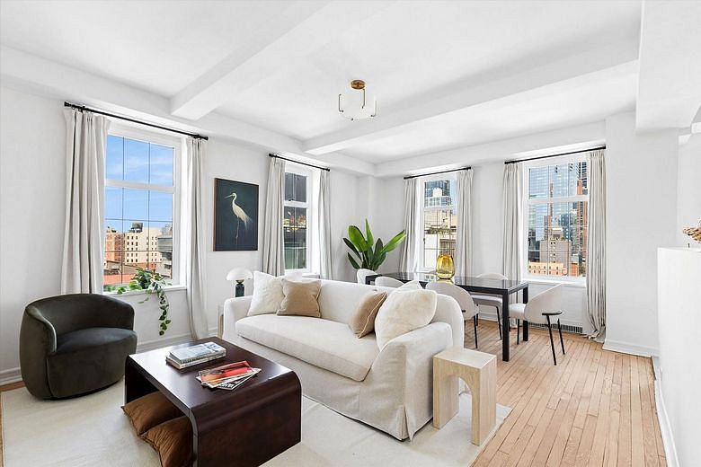 470 West 24th Street #14C