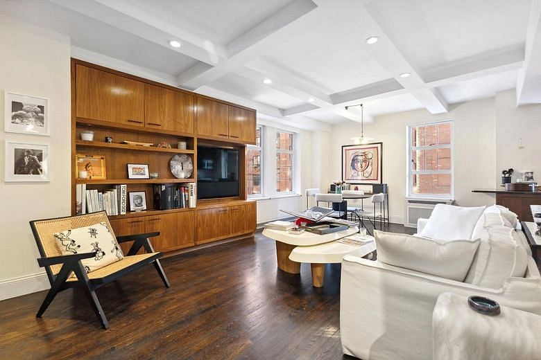 470 West 24th Street #6A